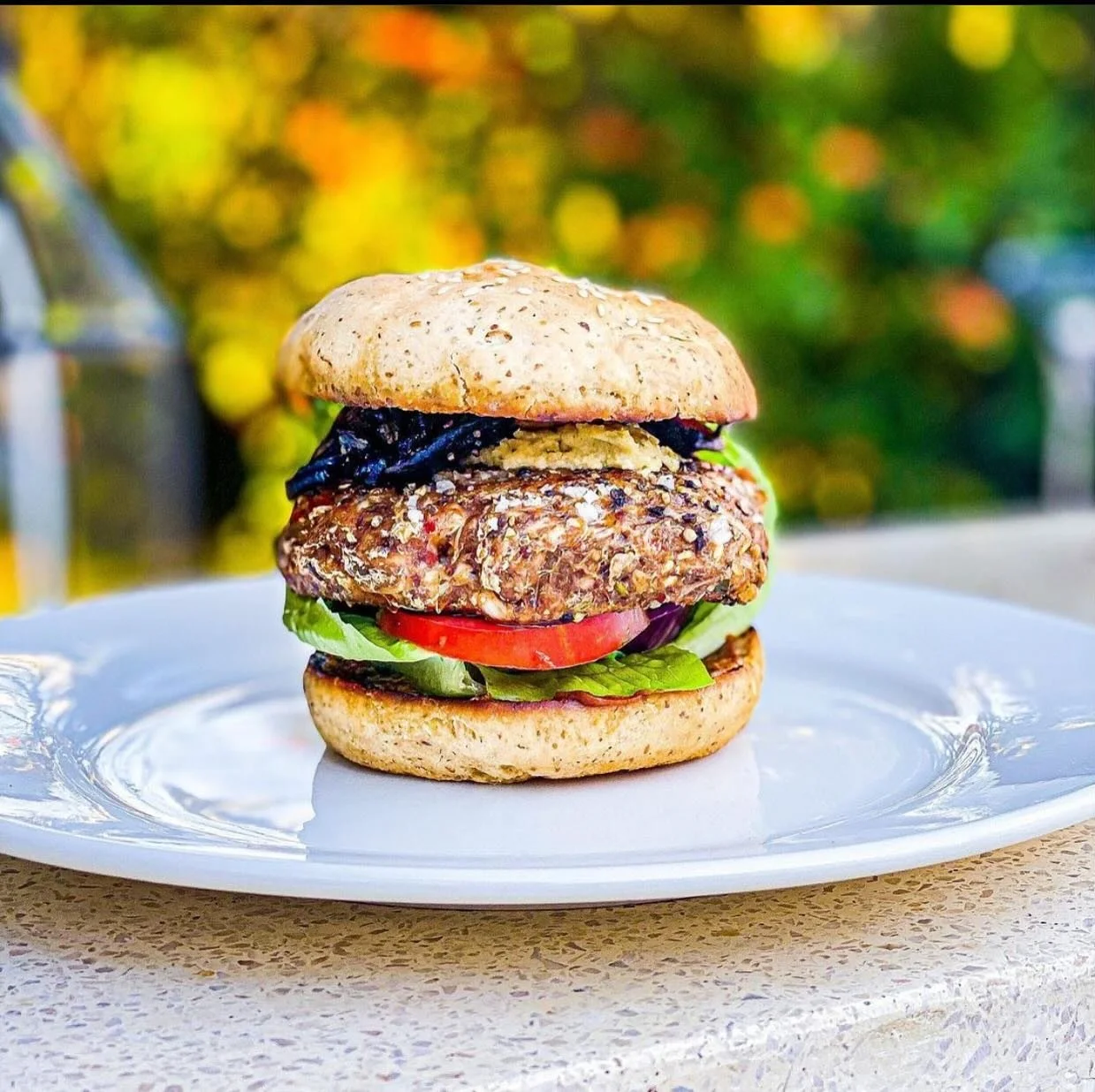 Wow! Tastebud Overload! 🙏🙌😎

&mdash; JackFruit &ldquo;Crab Cake&rdquo; Burger with Saut&eacute;ed Mushrooms and Boursin Cheese by @treenutcheezery served on a vegan/gluten free banana flour bun from @madesbananaflourco
.
Long days spent in the kit