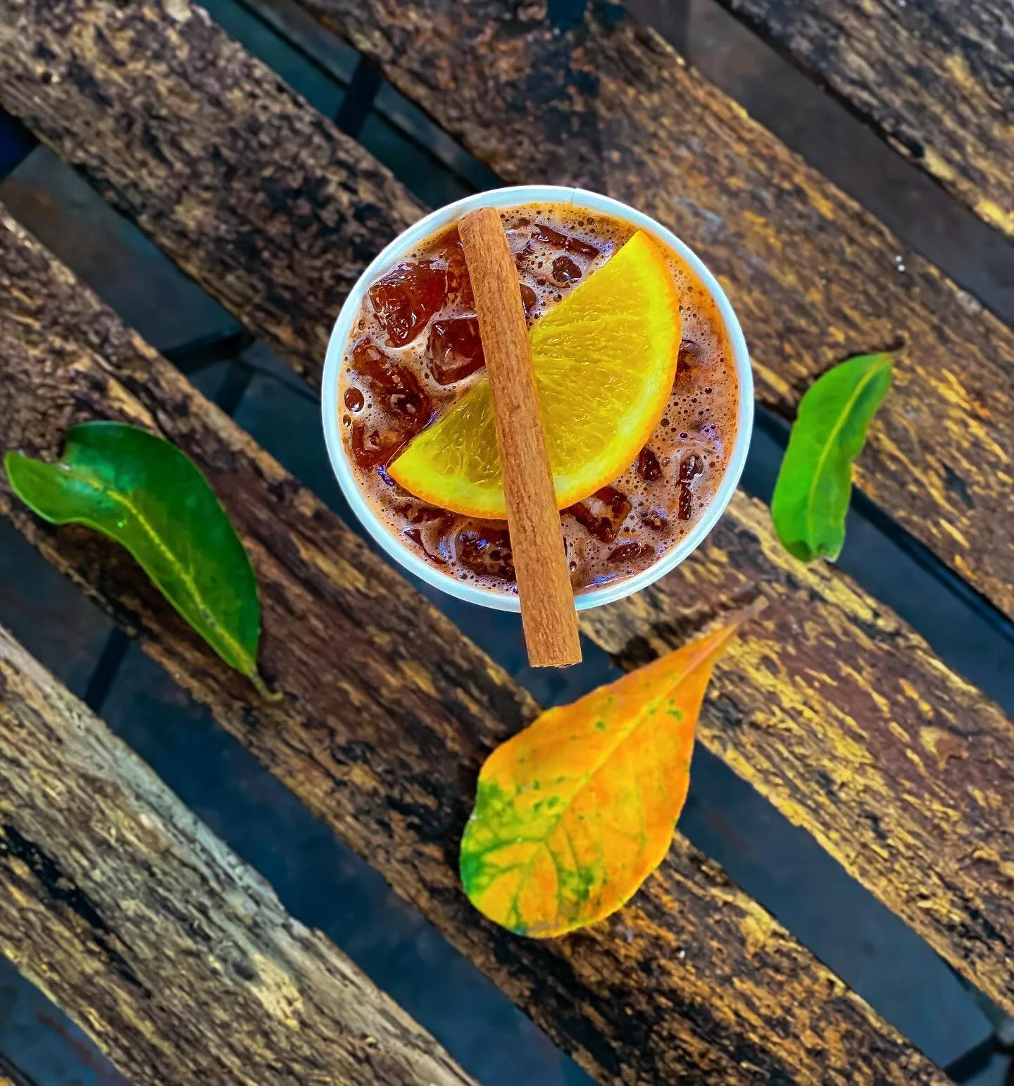 &ldquo;The Creamsicle&rdquo; Black tea, orange juice, cinnamon and soda. The cutest little cafe inside the art village, @mahasamutlibrary, Baan Kang Wat, Chiang Mai. 🙏❤️☮️