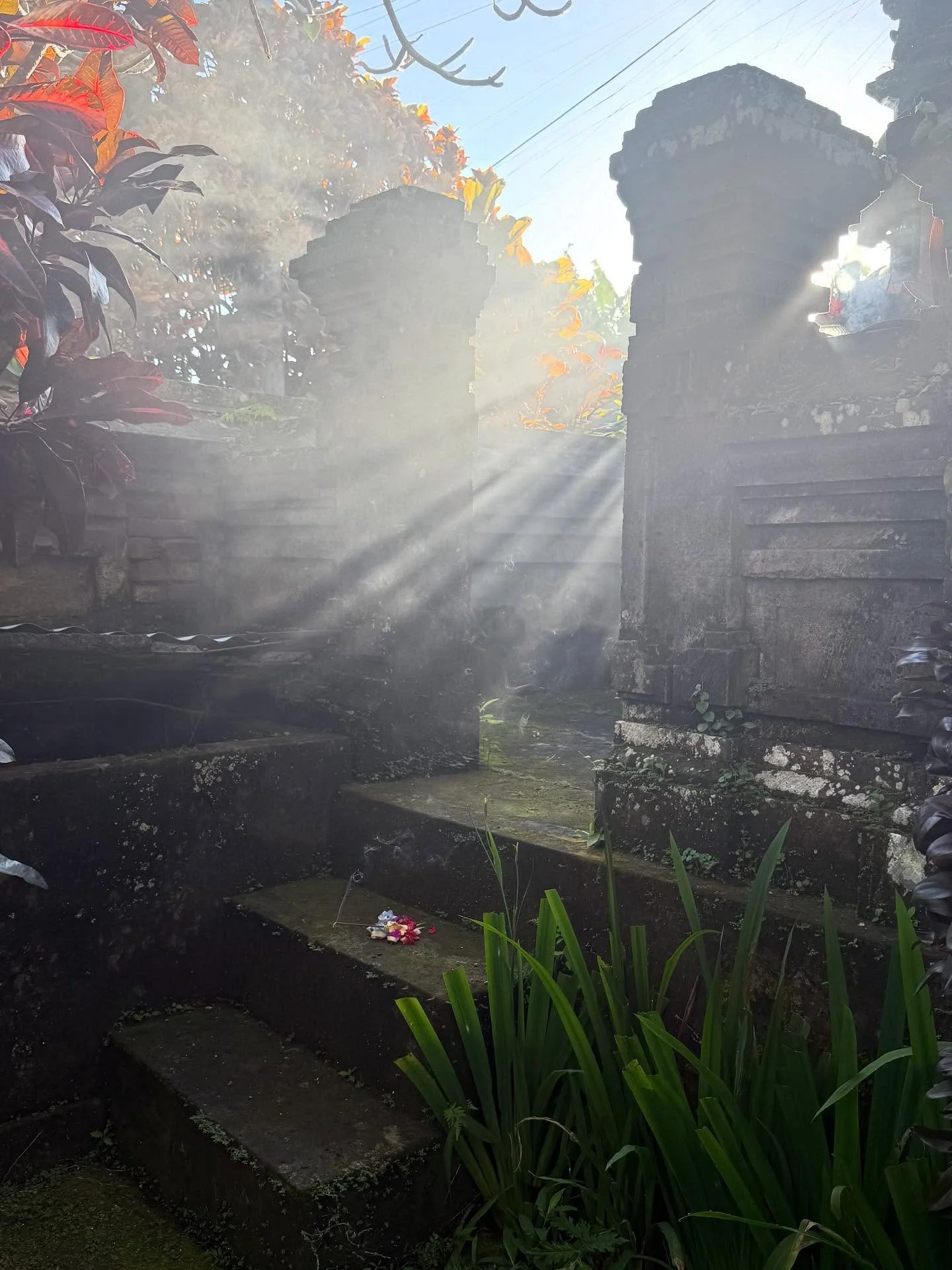 Natural Temple Light. 
Bali Blessings 🙏❤️&zwj;🩹🙏 at our home.