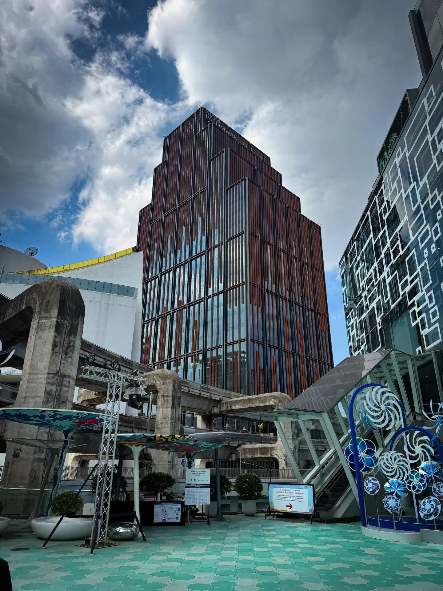 #bangkok #thailand #visitthailand 
#summerthailand #architecture 
33trekking natgeo natgeotravel architecture 
photography worldtravel shotoniphone travelphotography travelandleisureasia live laugh love adobe lightroom photoblog tourism thailife best