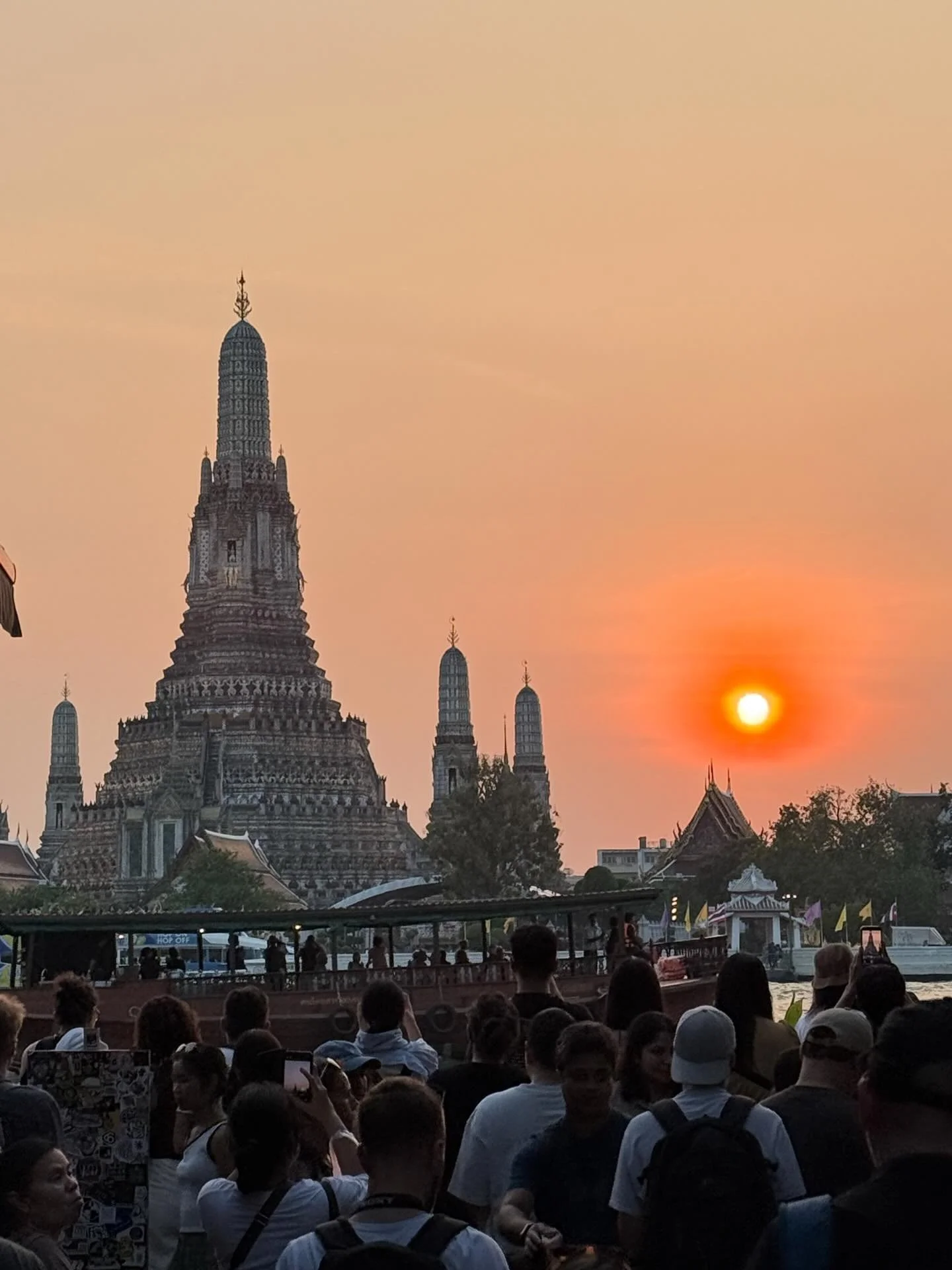 #sunset #watarun #thailand #bangkok