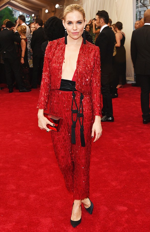 W howhatwear/Getty