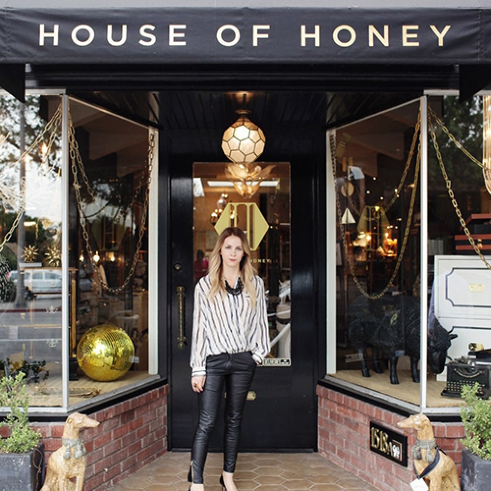 The gorgeous store front of HoH before it was cool to do all black.