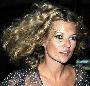 A glittery gold star over a quickly lined eye. Perfect. Image: Pinterest