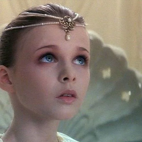 Pinterest. This takes nothing more than an upside down jeweled necklace, reddish brown shadow, eyeliner, mascara, blush and a white nightgown or poncho.