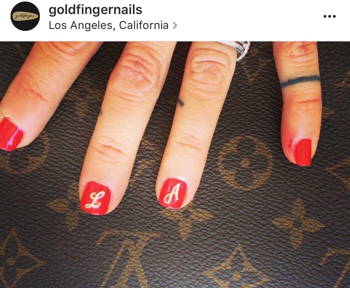 @goldfingernails