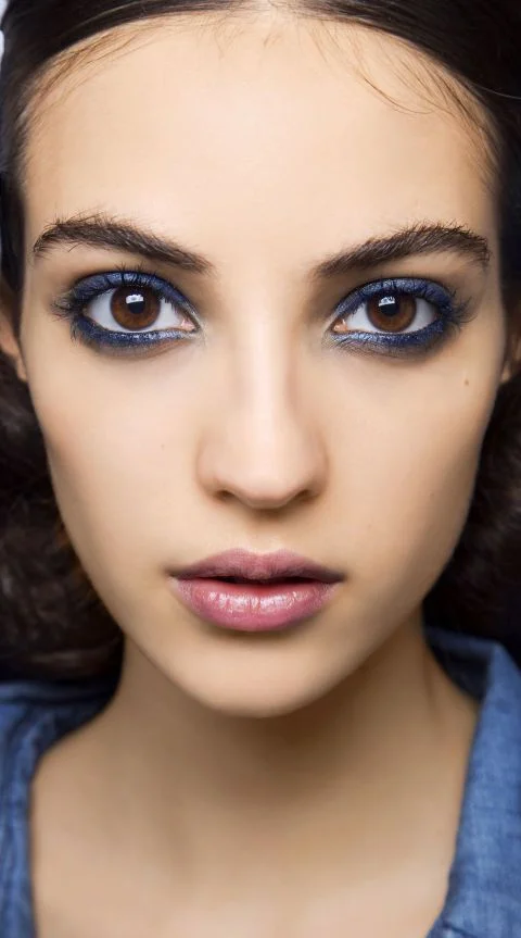 d7001b35a0daf3d3ab9080fb7ac6ef45--eyeliner-looks-blue-eyeliner.jpg