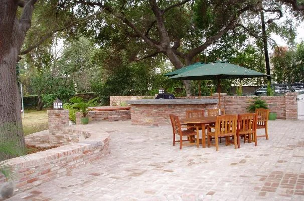 Reclaimed Brick Patio - Lihini Residence