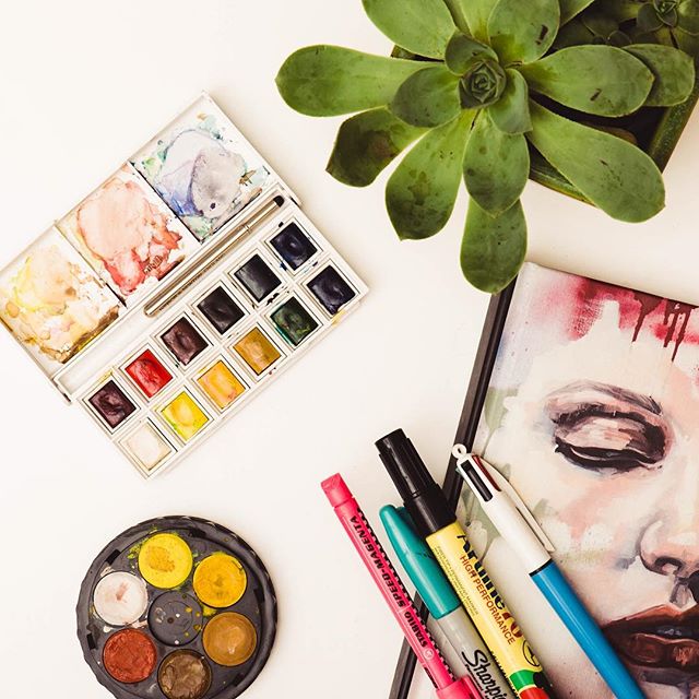 Spring is on its way ✨ a time to plan new projects 
@meaghan_coles_artist

#meaghancoles 
#adelaideartist #visualartist #painter #oils #mixedmedia #paintedfaces #beauty #studio #sketchbook #model #portraiture #interiordesign #colourful #contemporary 