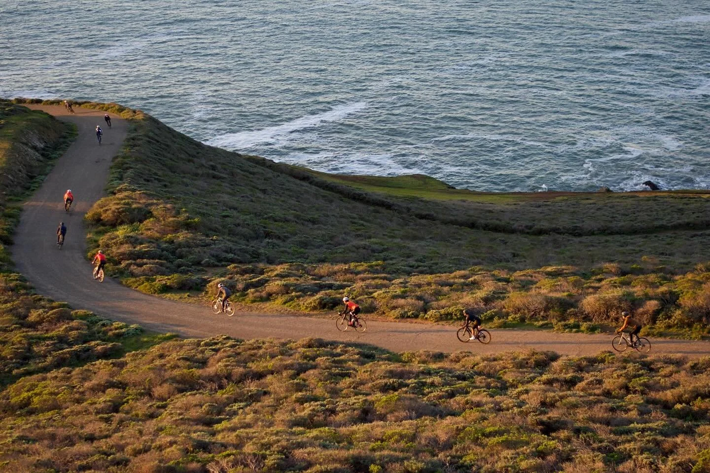 ⛰️ WHAT: hawk &amp; headlands! 
🕣 WHEN: 6:30am
📍 WHERE: GGB welcome center
🪨 PACE: dropped-but-not-forgotten
🗺️ ROUTES: Headlands loop
☕ &amp; 🥐: Arsicault