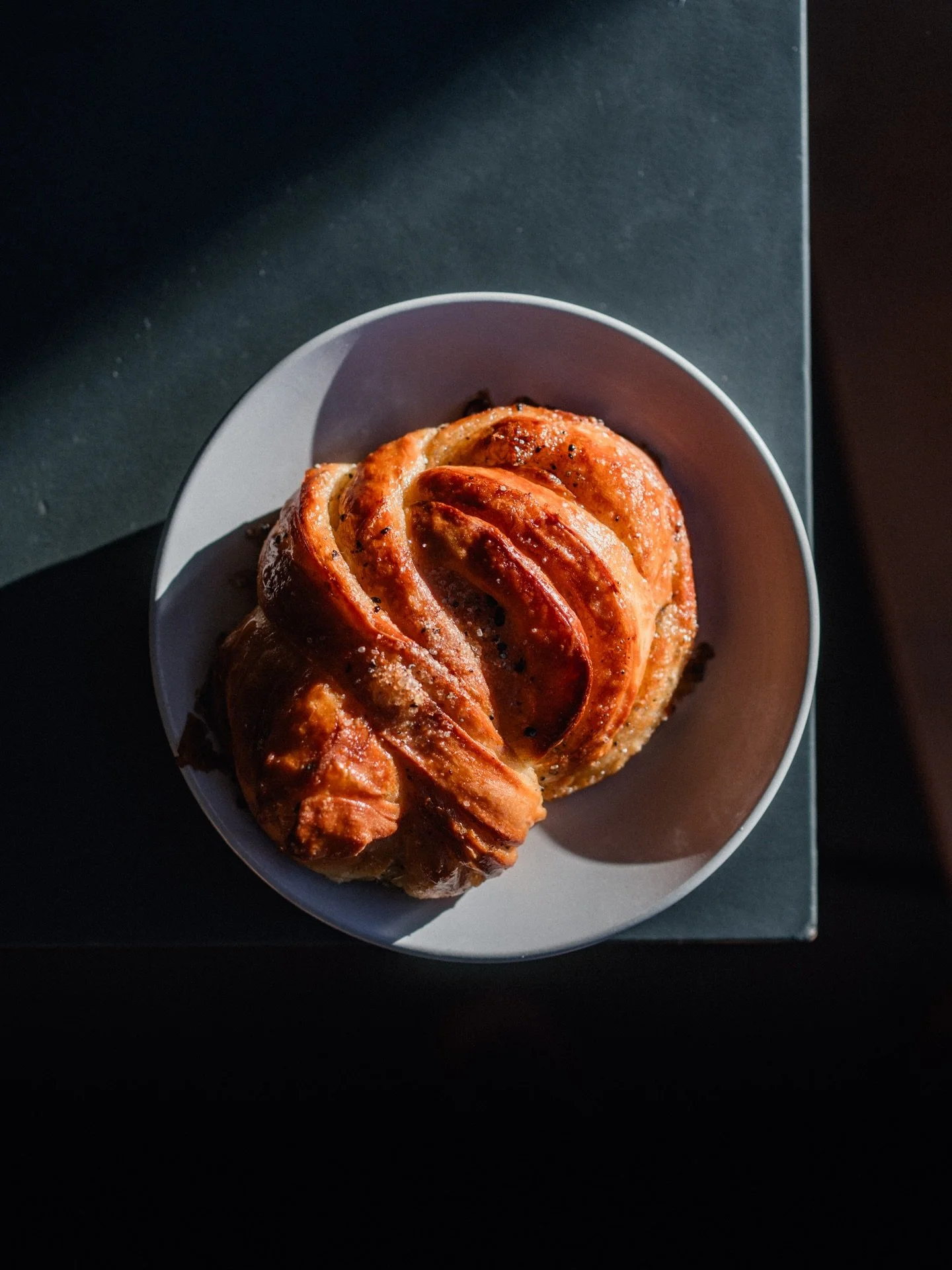 tomorrow: the forecast is clear ☀️☀️☀️ so we will be going to @kantinesf 😋
Meet at 6:30am at Conservatory of Flowers
End at Kantine
Route in bio
📸 @daylenyang