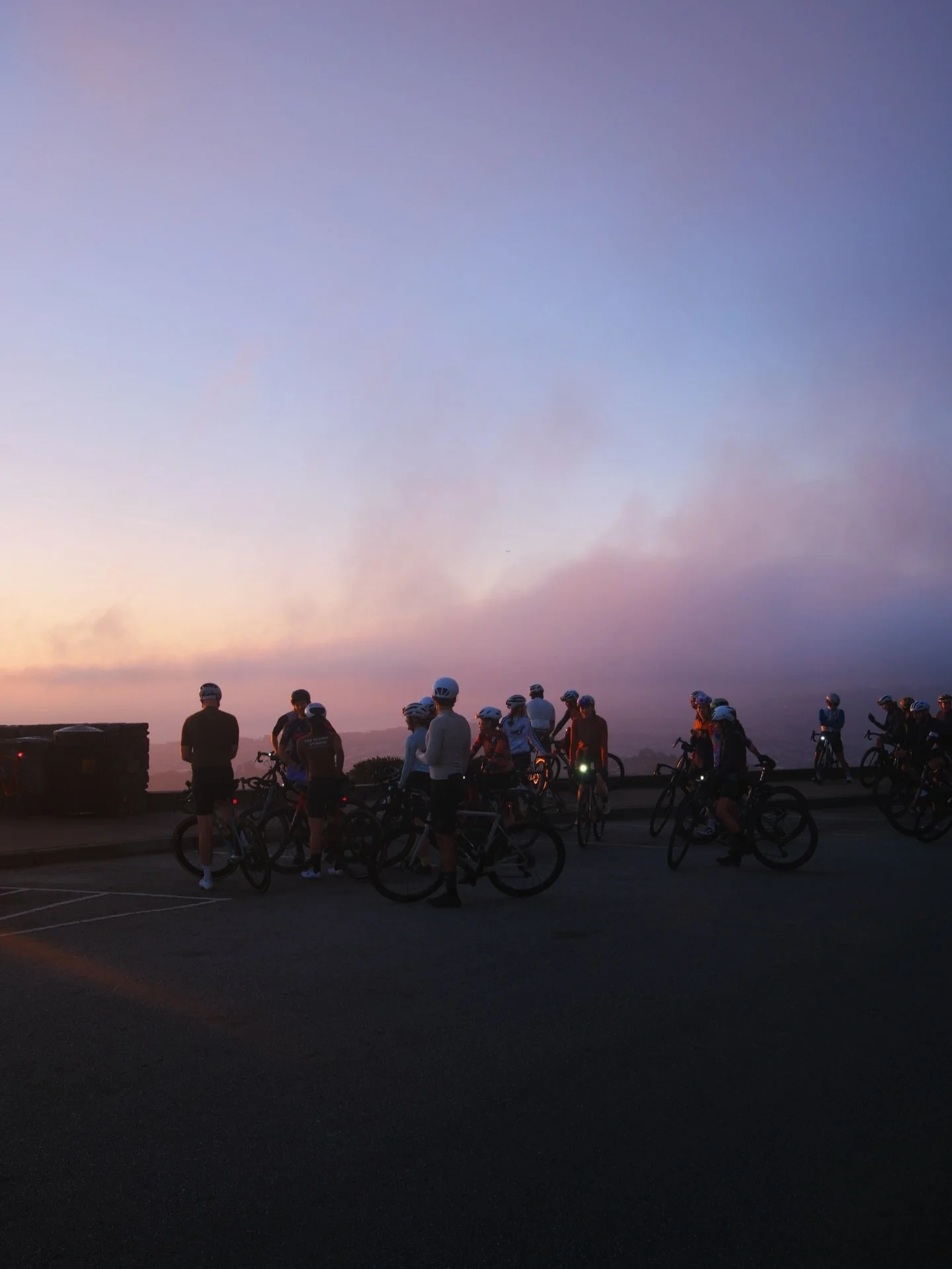 Tomorrow&rsquo;s bakery is Jelly Donut 🍩  in the Mission!
Meet at 6:30am at Conservatory of Flowers
Route in bio
📸 @daylenyang