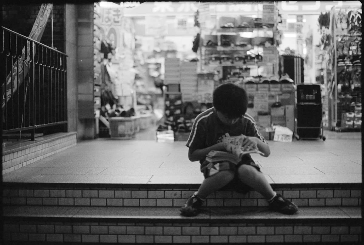 kids-reading-manga.jpg