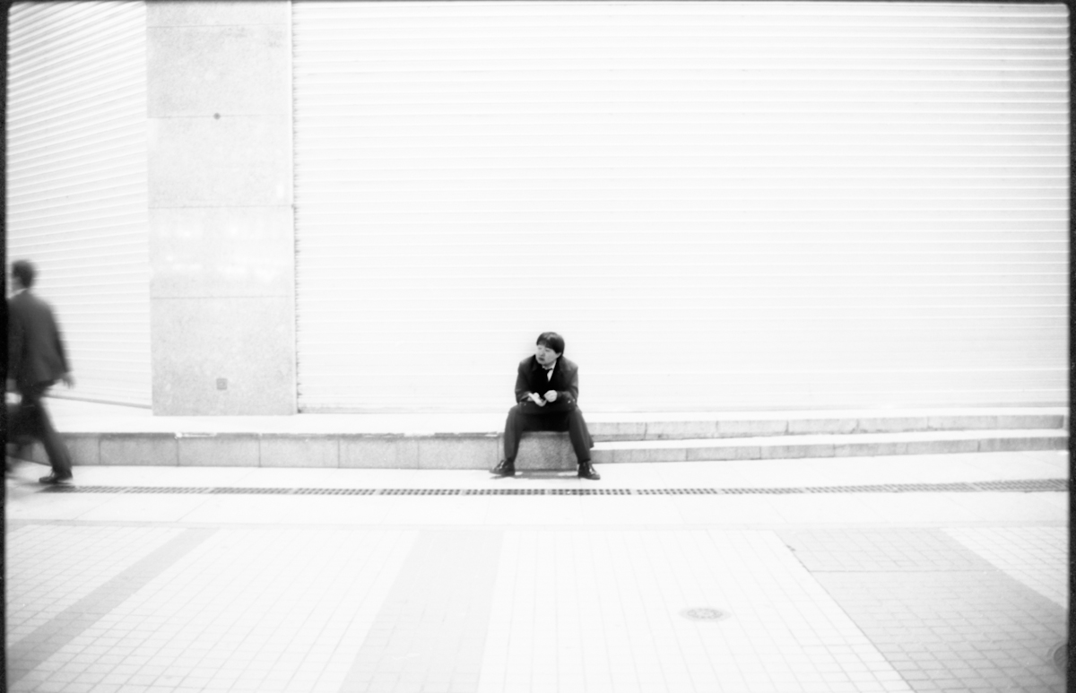 lone-waiting.jpg