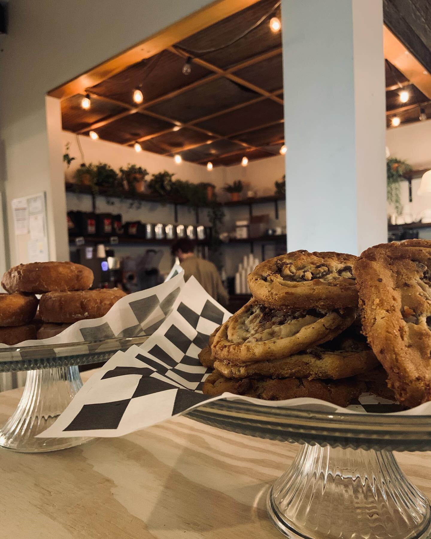 Donut now, cookie later kind of Friday.

#fridayvibes #shoplocal #poetscoffee #localcoffee #allthedesserts