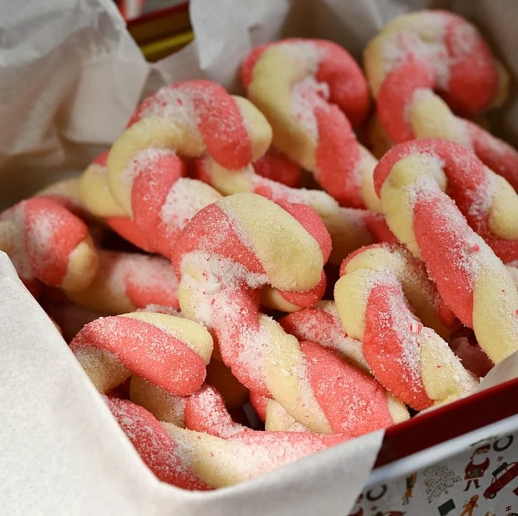 The-holiday-season-is-not-complete-without-my-favorite-Candy-Cane-Cookies-cookingwithcurls.com_.jpg