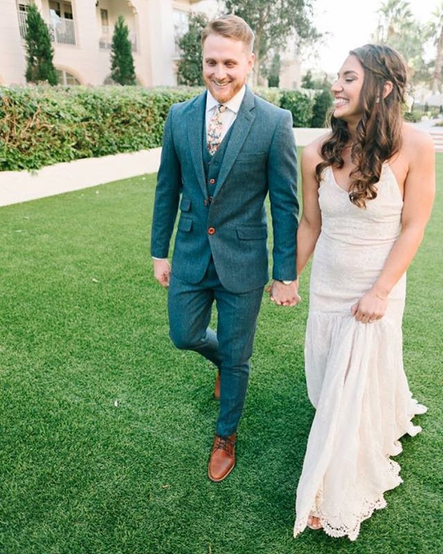 What a wonderful way to start off the year! Alyssa and Jimmy's Winter Park wedding was perfect and filled with sweet tears of joy and all the beautiful details brides dream of. Not to mention a amazing team of vendors! 📷 @theriversphoto 
DJ: @orland