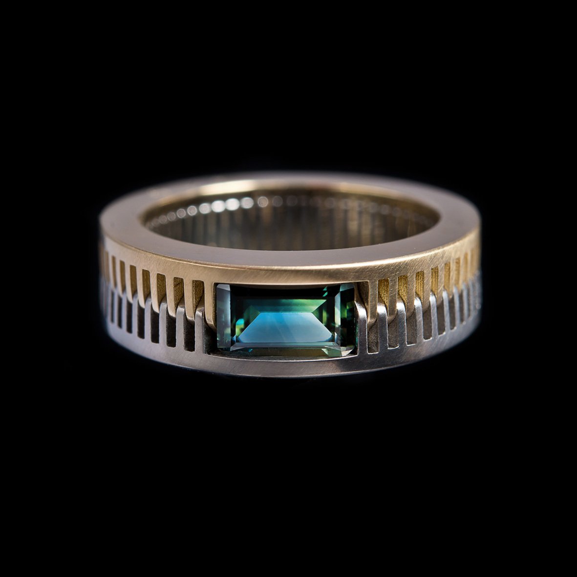 COALESCE SAPPHIRE RING