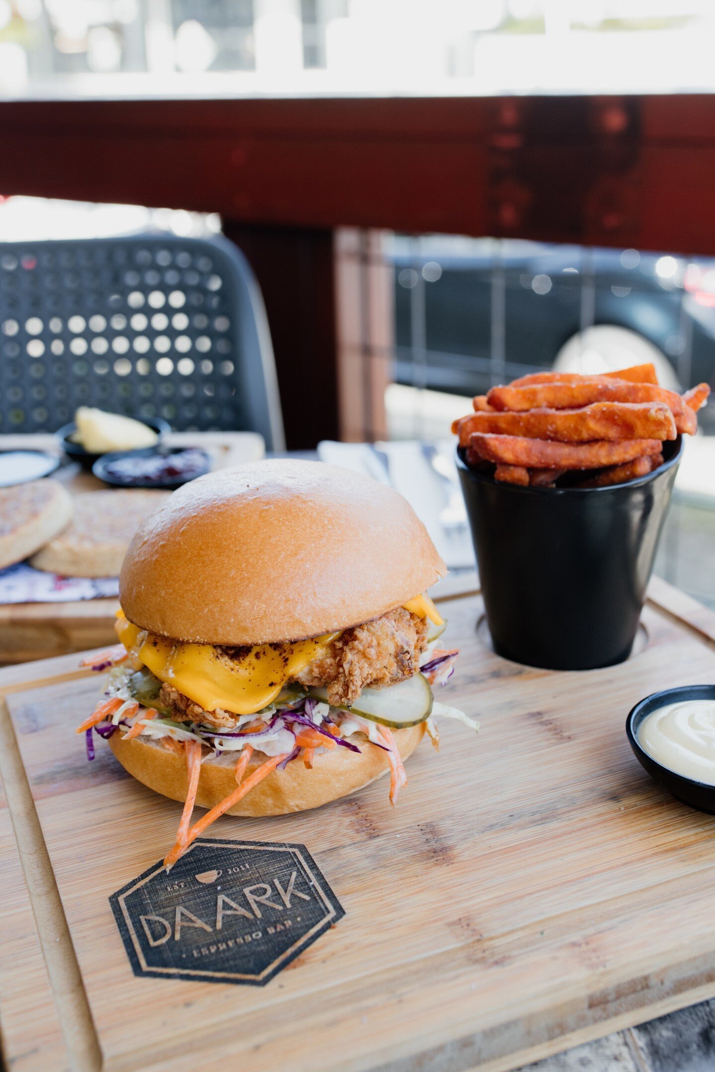 Chicken burger for your Friday lunch?
*
*
*
*
*
#daarkespresso  #hellogoldcoast  #dogcafe  #lunch  #food  #goldcoastfoodies #southernfriedchicken #burgerporn #chickenburger