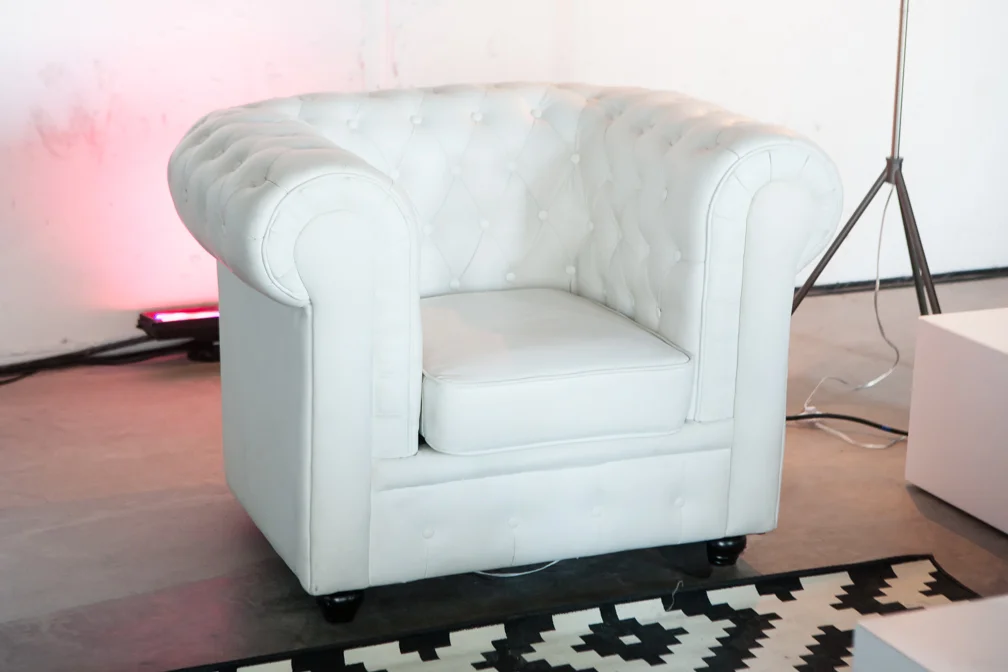 up studios rentquest new front aol-8307.jpg