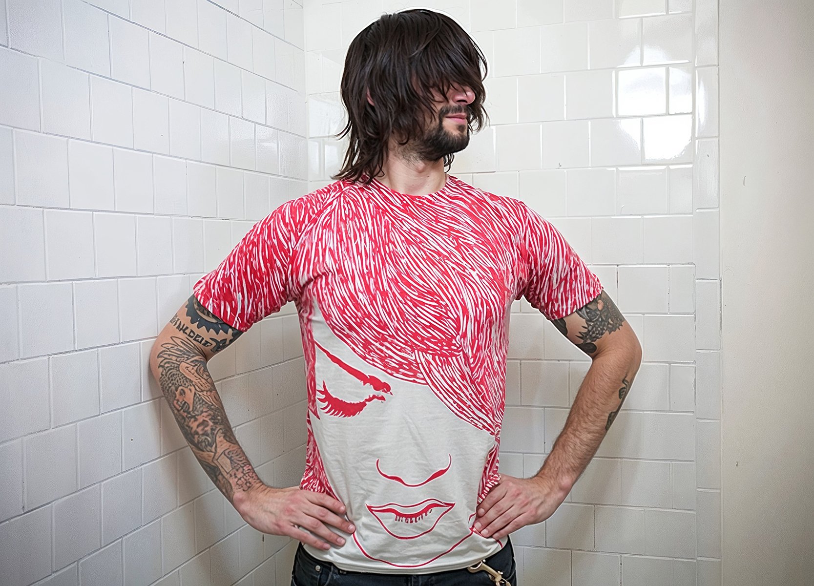 THREADLESS HER HAIR