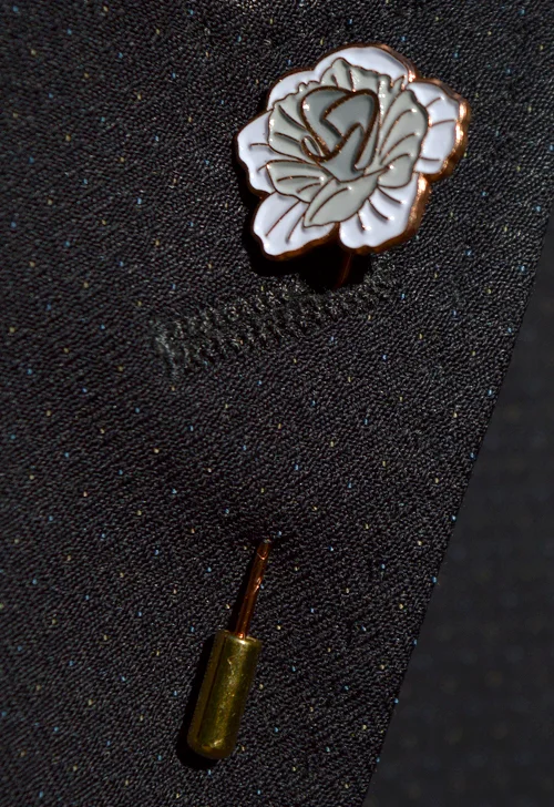 WHITE-LAPE_LAPEL.jpg