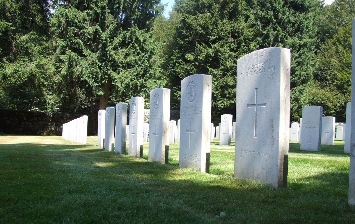 12 - Cimitero Britannico di Granezza foto 3.JPG