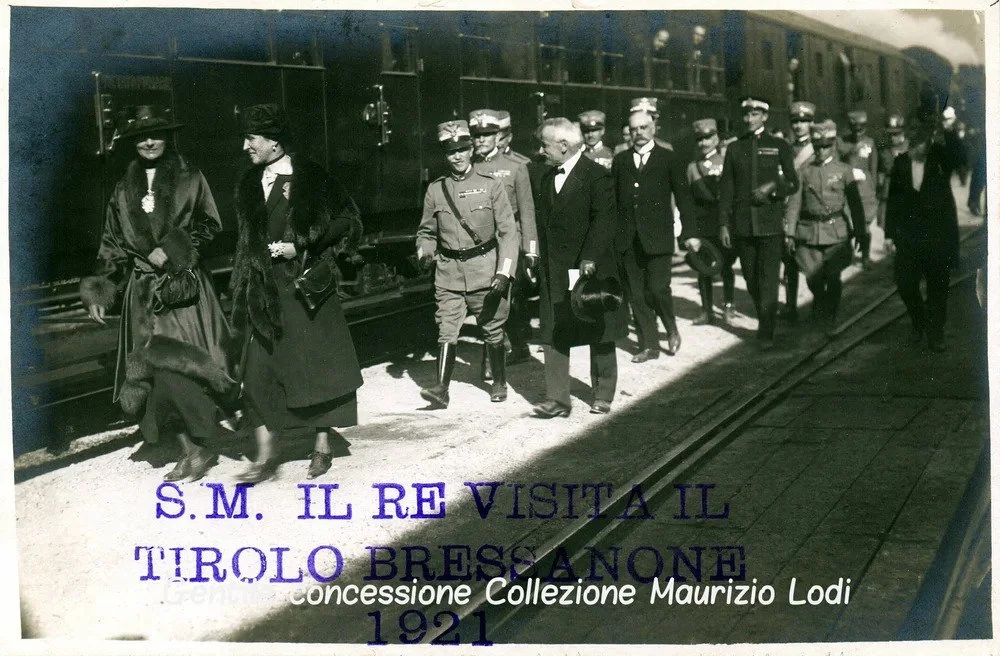 Alto+Adige+Tirolo+Redento+16+e+17+ottobre+1921+visita+delle+LLMM+Vittorio+Emanuele+III+ed+Elena+a+Bressanone.jpg