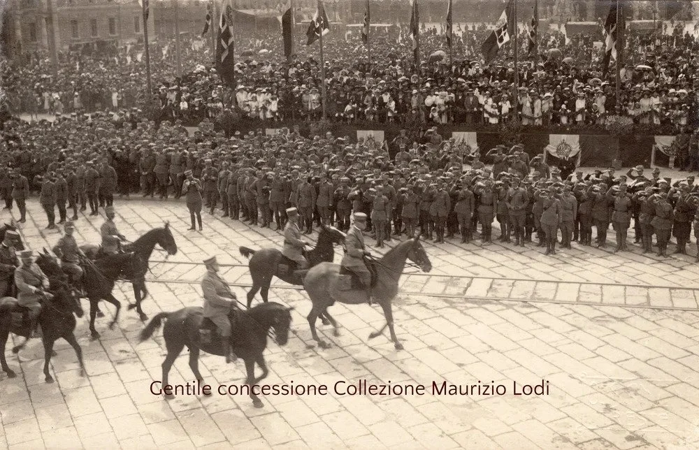 trieste+1+giu+1919+festa+dello+statuto+sar+emanuele+filiberto+apre+la+rivista+militare+c.jpg