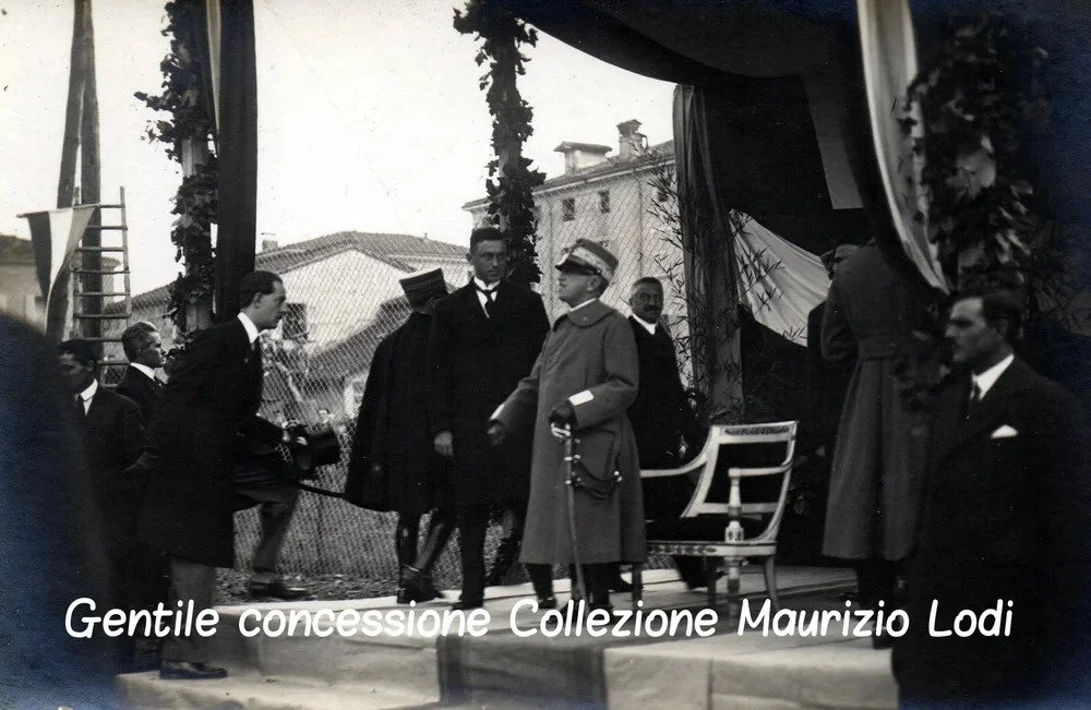 4+Modena+8+dicembre+1923+-+Posa+della+prima+pietra+del+Tempio+Monumentale+ai+Caduti+della+Grande+Guerra+alla.jpg