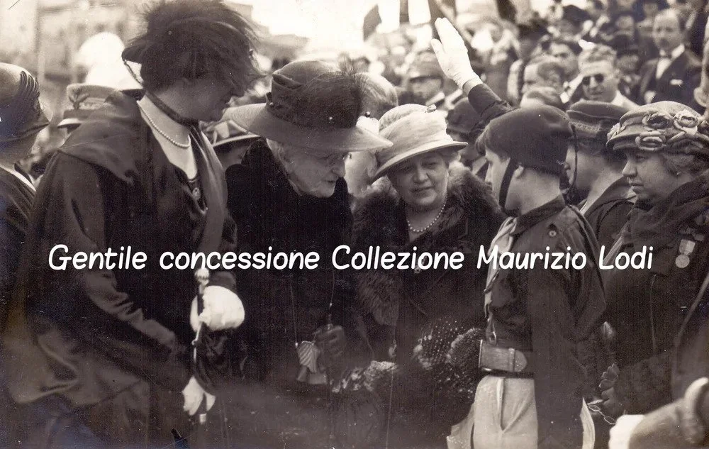 Roma+4+novembre+1924+Regina+Madre+e+la+Regina+Elena+petizione+Monumento+alle+Madri+e+Vedove+dei+Caduti+d (2).jpg