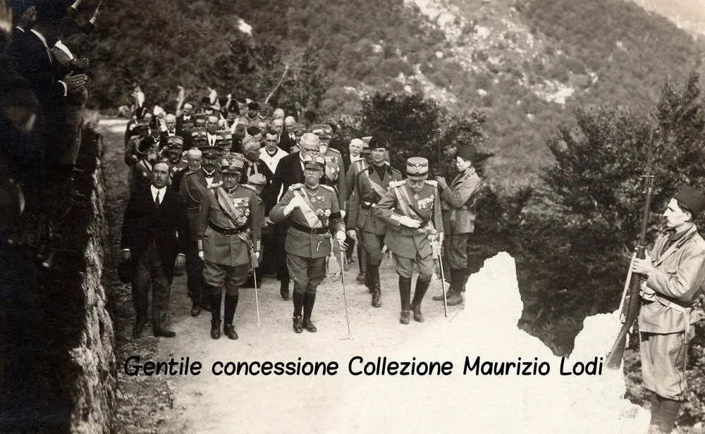 Ossario+dei+Caduti+1^+Armata++il+Re+e+Diaz+29+agosto+1926+c.jpg