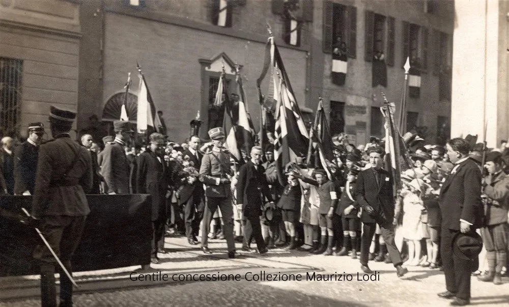 17+5+1924+Principe+Umberto++Pzza+Trieste+inaug+Mon+Caduti+cremaschi+donato+da+Gen+Fortunato+Marazzi+in+memo+.jpg