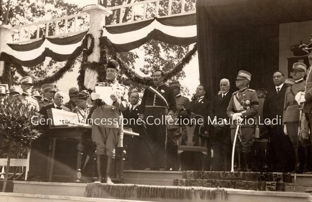 24+05+1926+re+e+cadorna+augusteo+rione+campo+marzio+XI+entrata+in+guerra+consegna+distinzioni+c.jpg