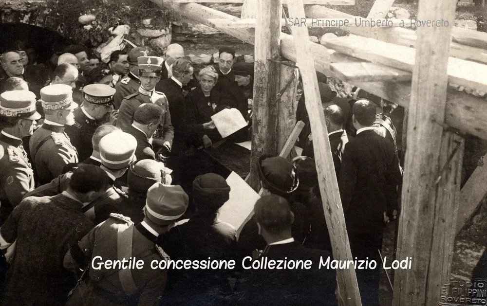 Rovereto+24+04+1924+prima+pietra+supporto+campana+caduti+col+principe+piemonte+(c).jpg