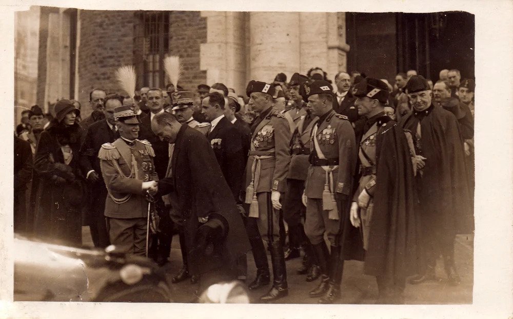 roma+04+11+1928+decennale+vittoria+inaugurazione+casa+madre+mutilati+Re+Mussolini+Delcroix+e+Turati.jpg