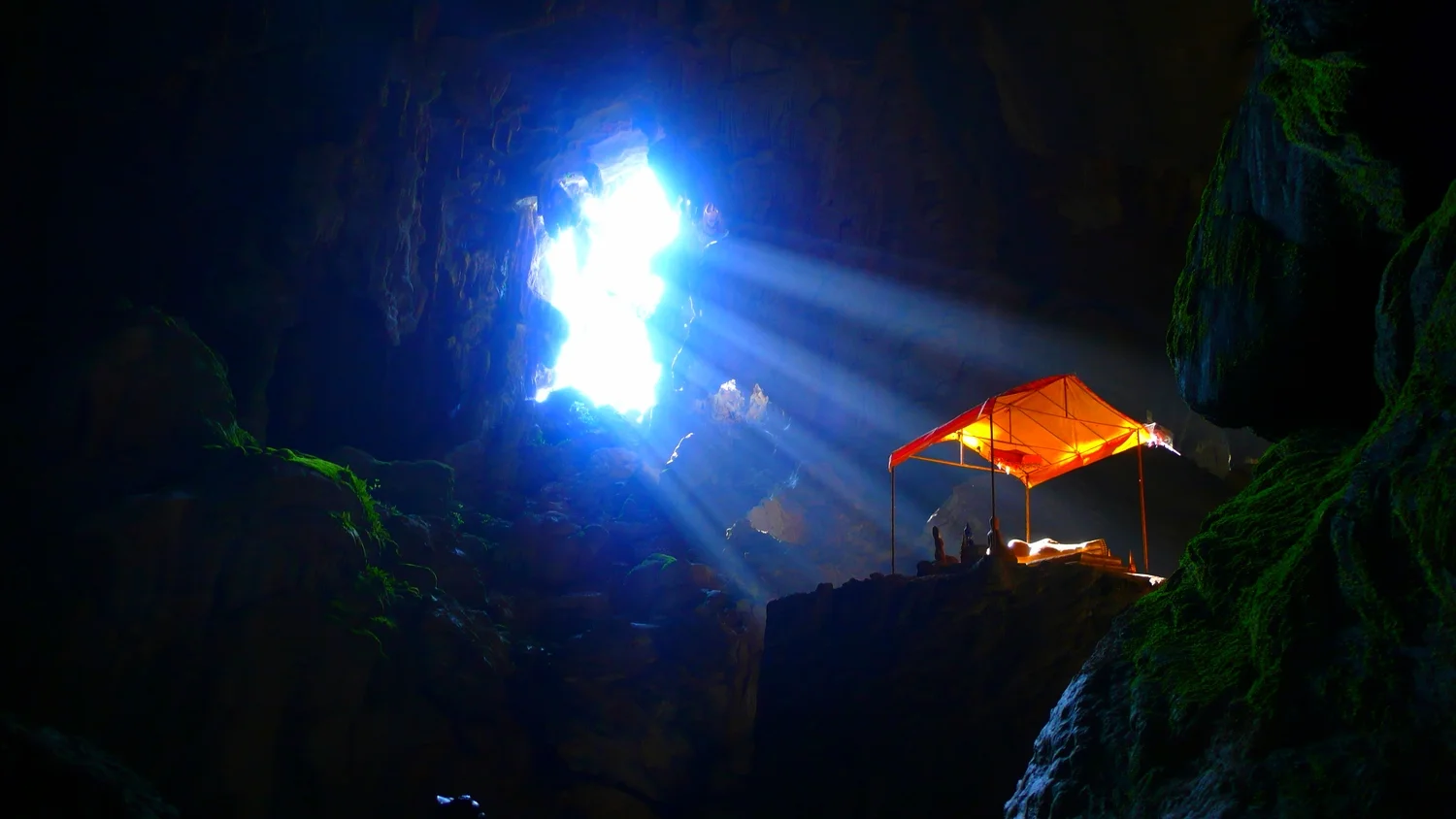 cave vang vieng.JPG