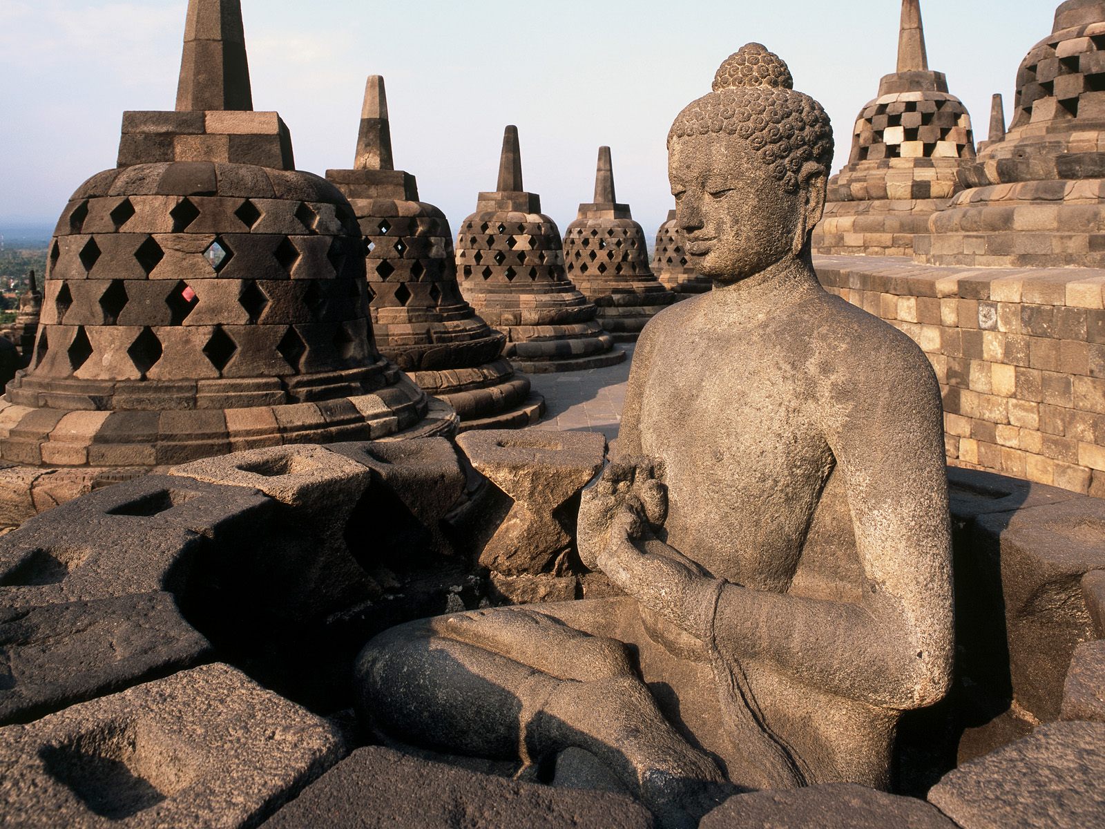 Borobudur-Java-Indonesia.jpg