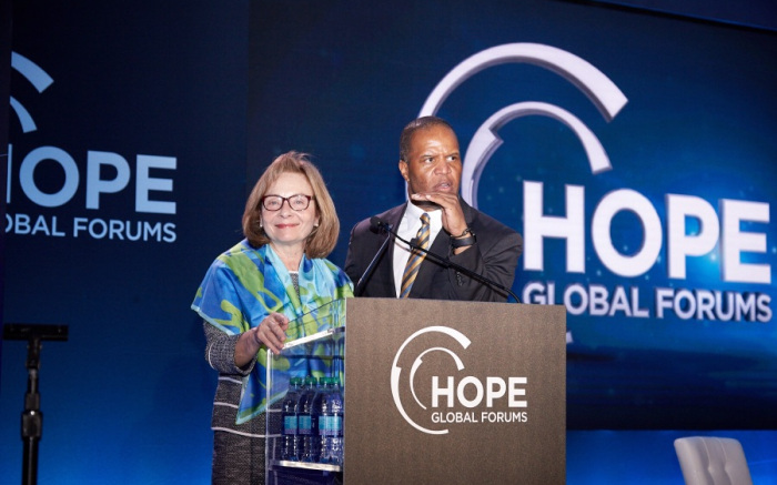 cit-chairwoman-and-ceo-ellen-alemany-with-operation-hope-founder-and-ceo-john-hope-bryant-announcing-the-launch-grow-small-business-serie.jpg