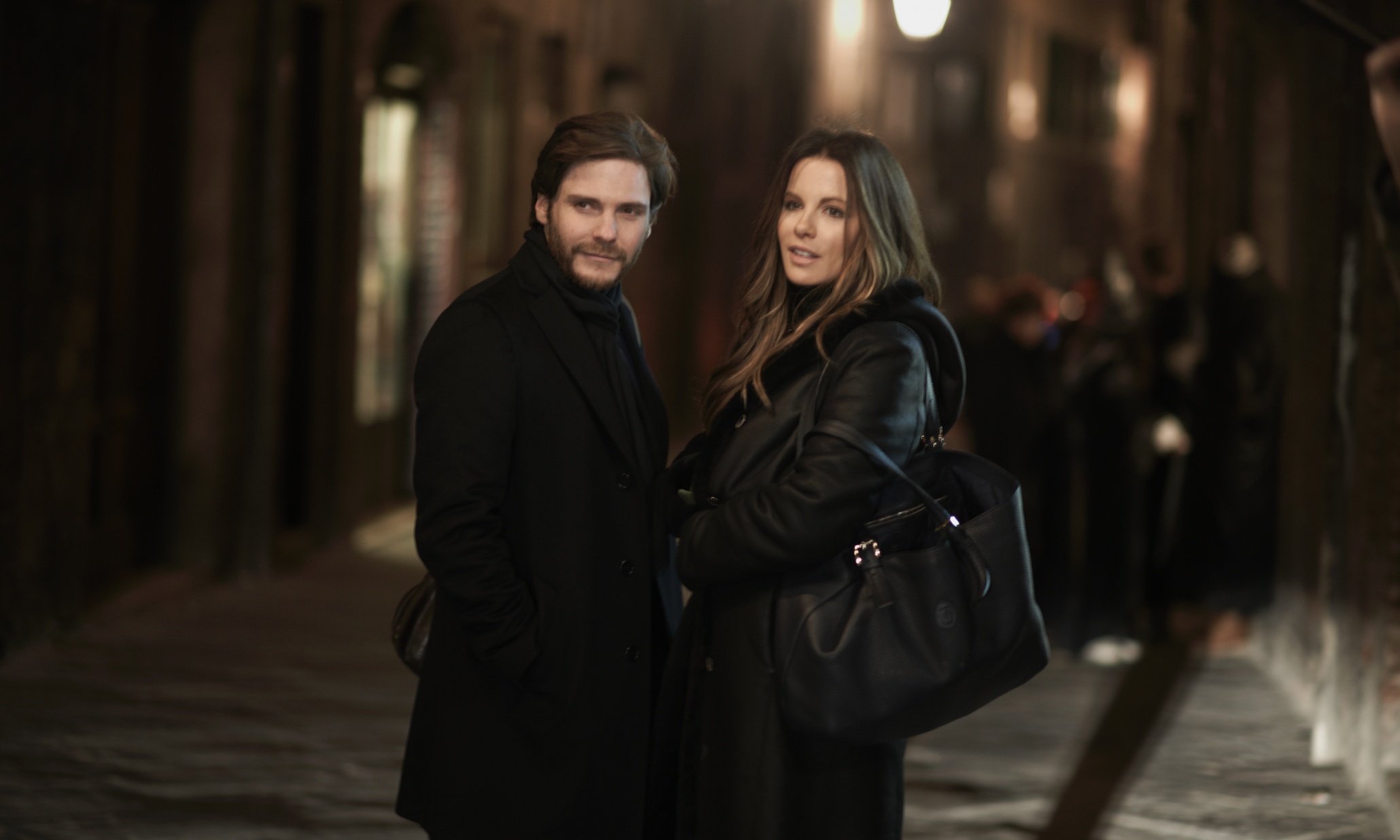 Daniel Bruhl and Kate Beckinsale in The Face of an Angel .