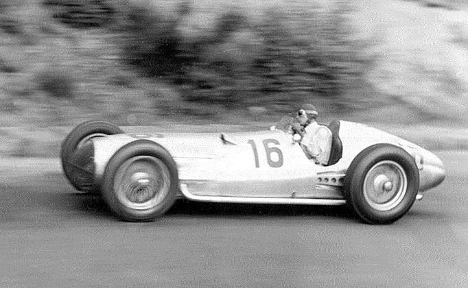 Dick leading the 1938 German Grand Prix