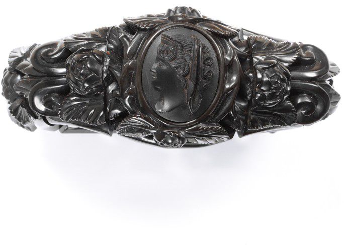 Carved jet bracelet, English c. 1870. Victoria & Albert Museum, London. 