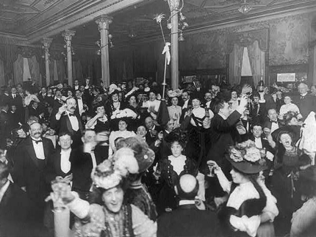 New Year's Eve, 1907 at the Restaurant Martin in New York City. 