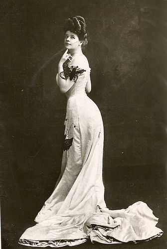 Camille Clifford is the ultimate Gibson Girl.
