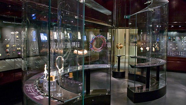 Jewelry Through the Ages @ the V&A — Gray & Davis: Antique