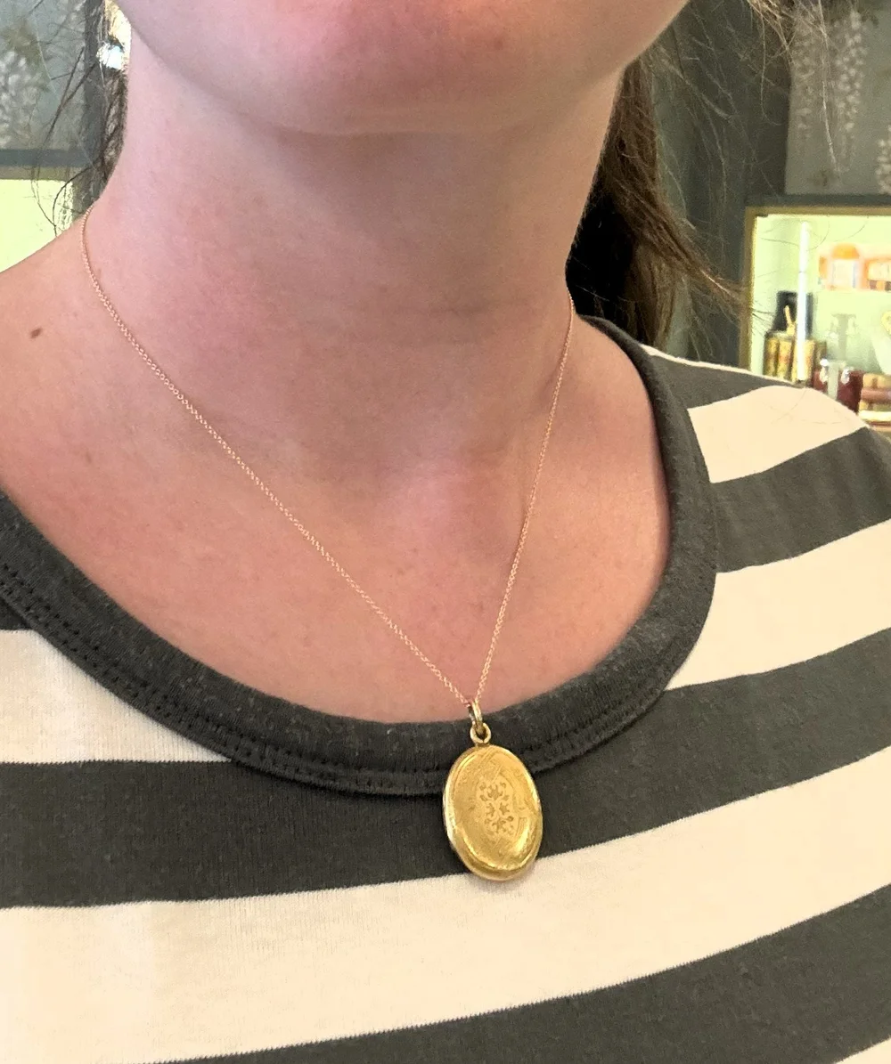 18k Gold Engraved Gold Coin Necklace Engraved 18K Gold Locket