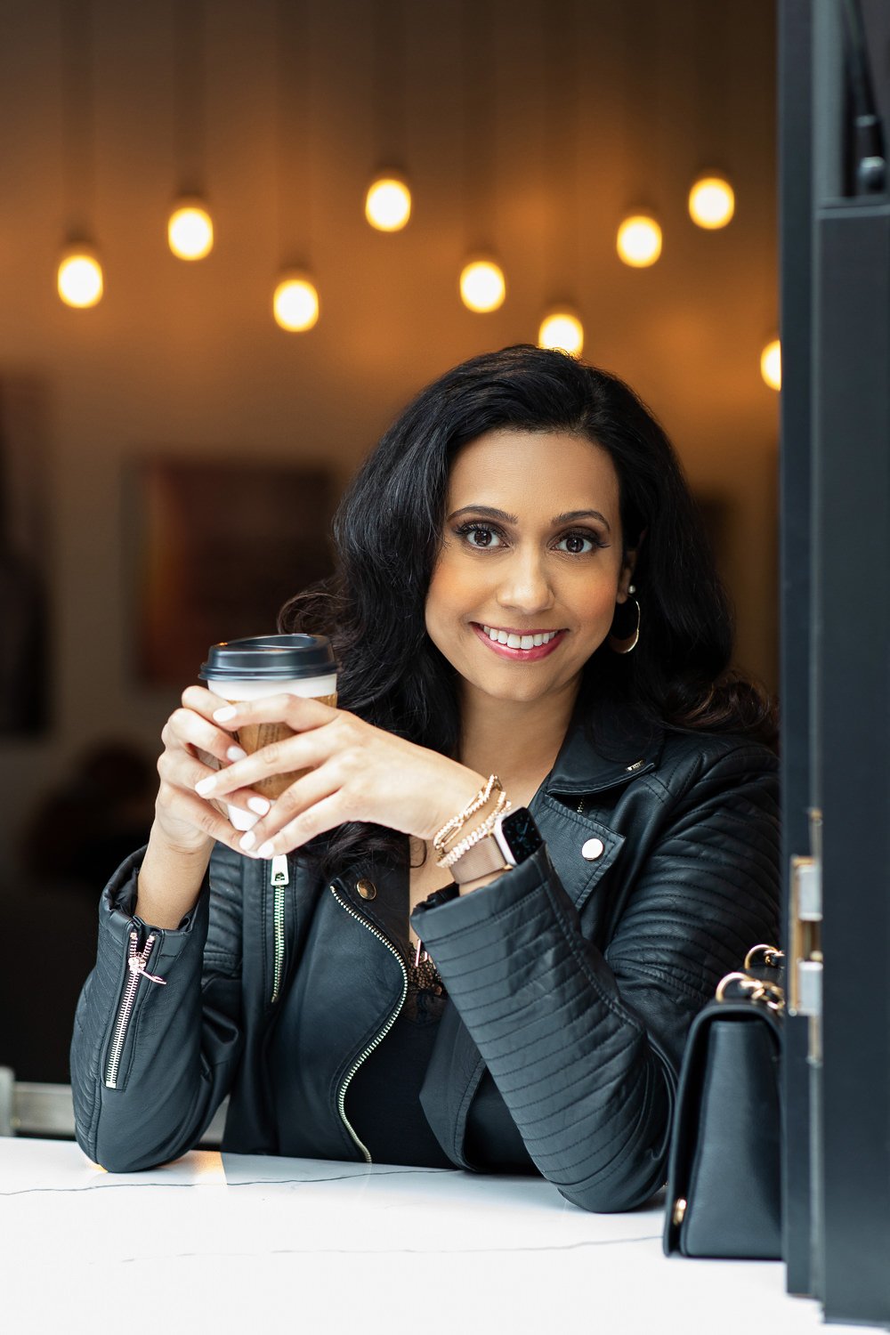 Online Dating Profile Photographer Woman Sitting at Cafe in Old Town North Alexandria