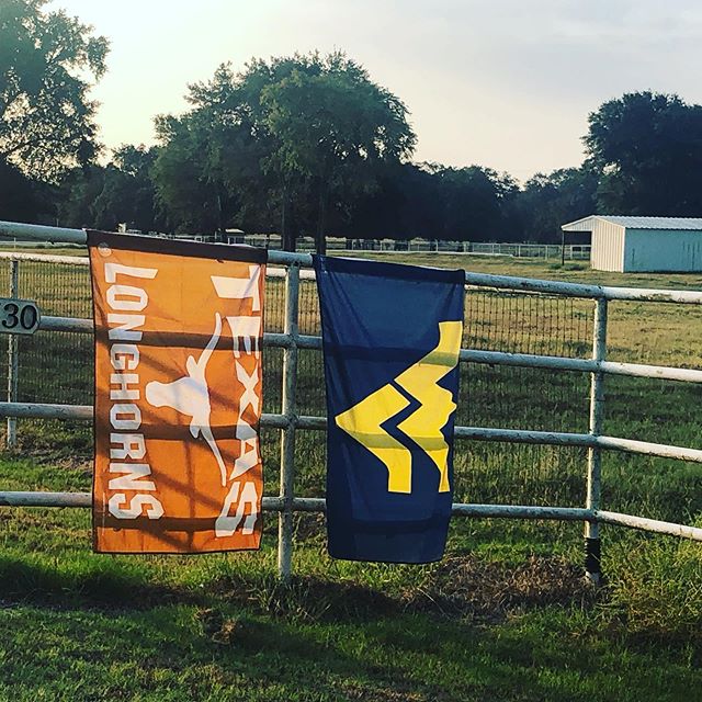 As the sun rises on the farm we have another college football rivalry. Hook ‘em for the owners. Go Mountaineers for the guy that keeps this place in one piece. #barnlife #texaslonghornsfootball #westvirginiafootball