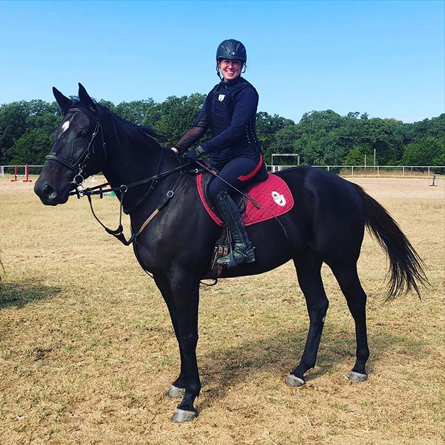 A deal is a deal. In our inaugural TX/OU (OU/TX for the Sooners in the barn) SADdle Pad Parade, behold this lifetime Longhorn sporting the red. Congratulations to our Sooners family on the win! Next year, one of you is sporting the burnt orange.#txou #red