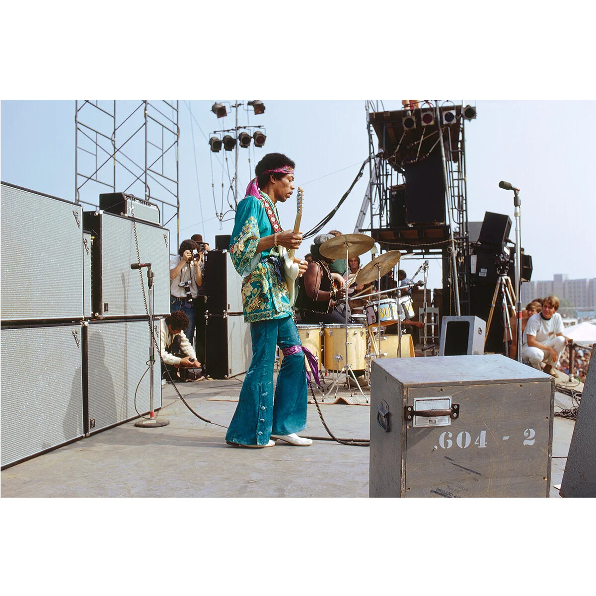 Hendrix_Monterey_Caraeff.jpg
